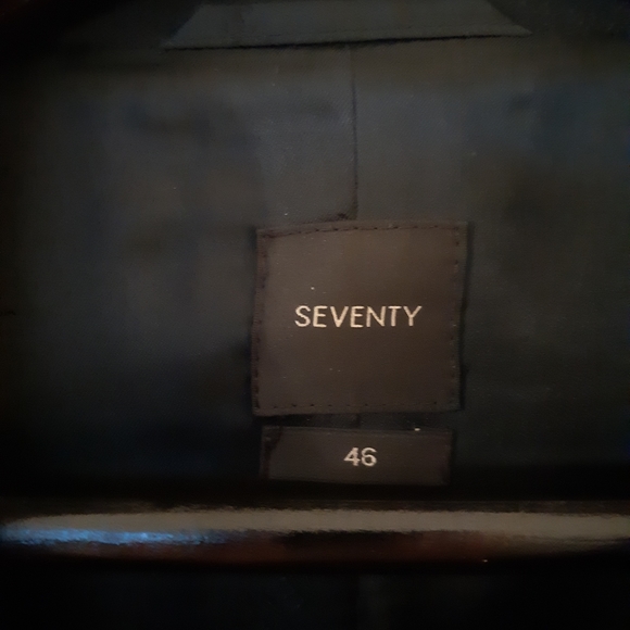 Beautiful Black blazer from Italian brand Seventy - Picture 11 of 12